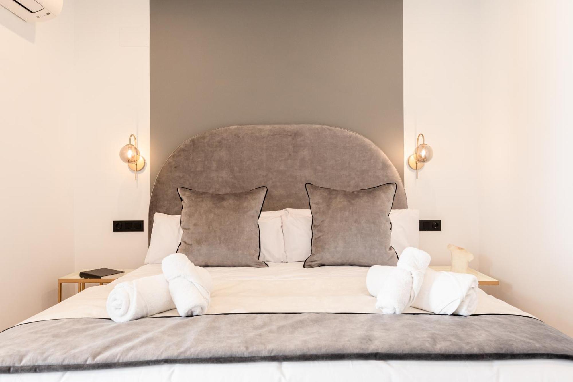 Isg Apartments Catedral Севилья Экстерьер фото